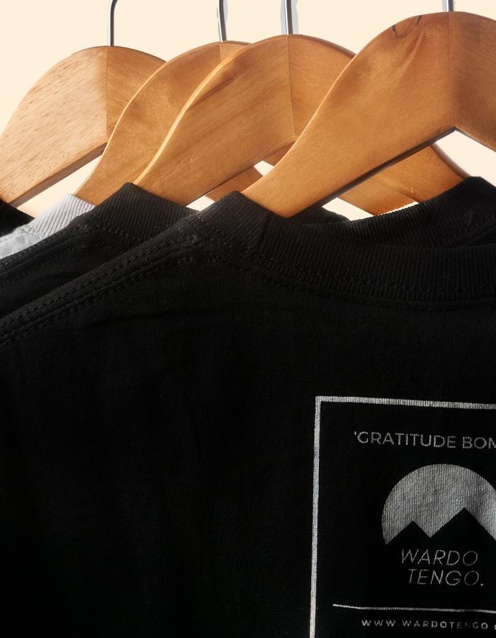 GRATITUDE Tshirts black _WARDO TENGO